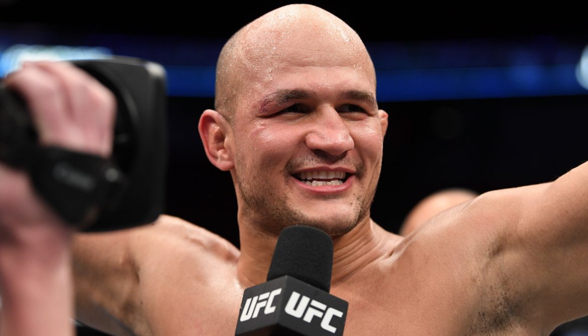 Дос Сантос подходит к UFC 252 в феноменальной форме