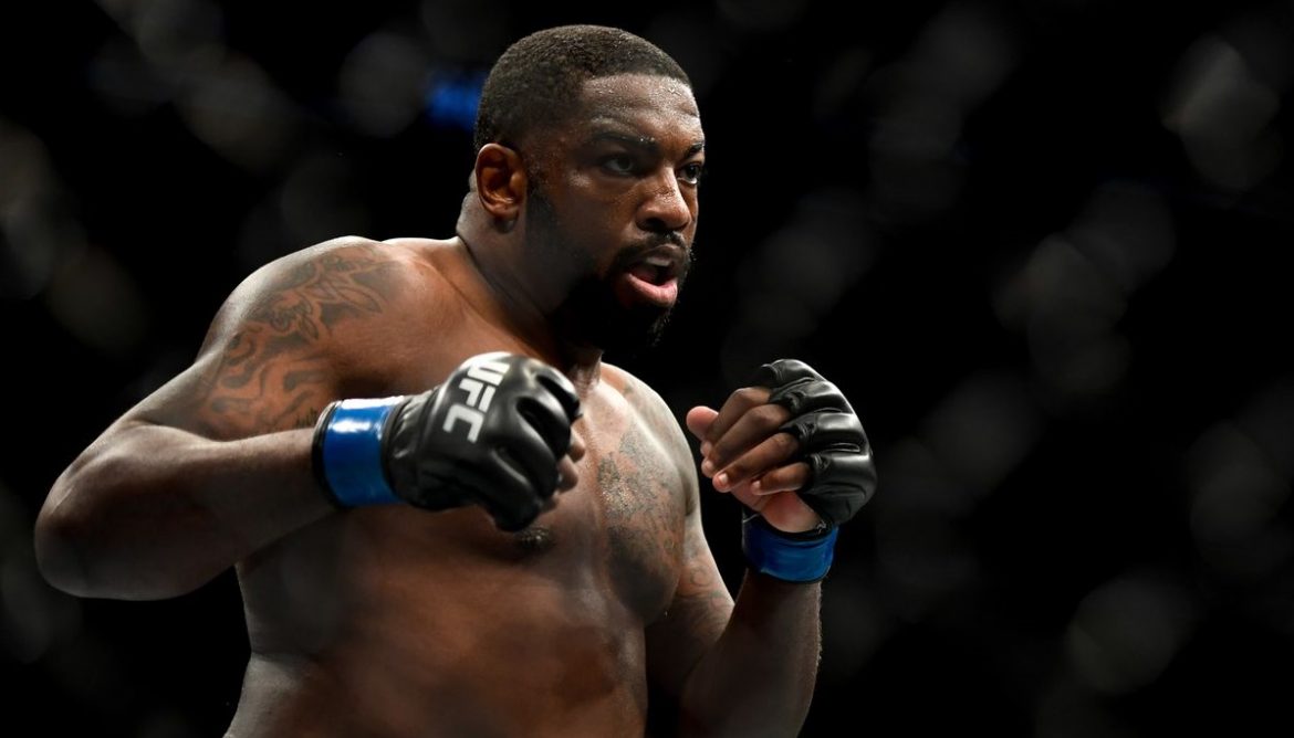 Бой Волкова и Харриса добавлен в кард UFC 254