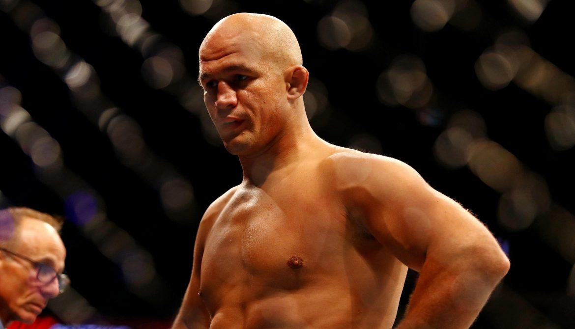 Дос Сантос обратился к болельщикам после поражения