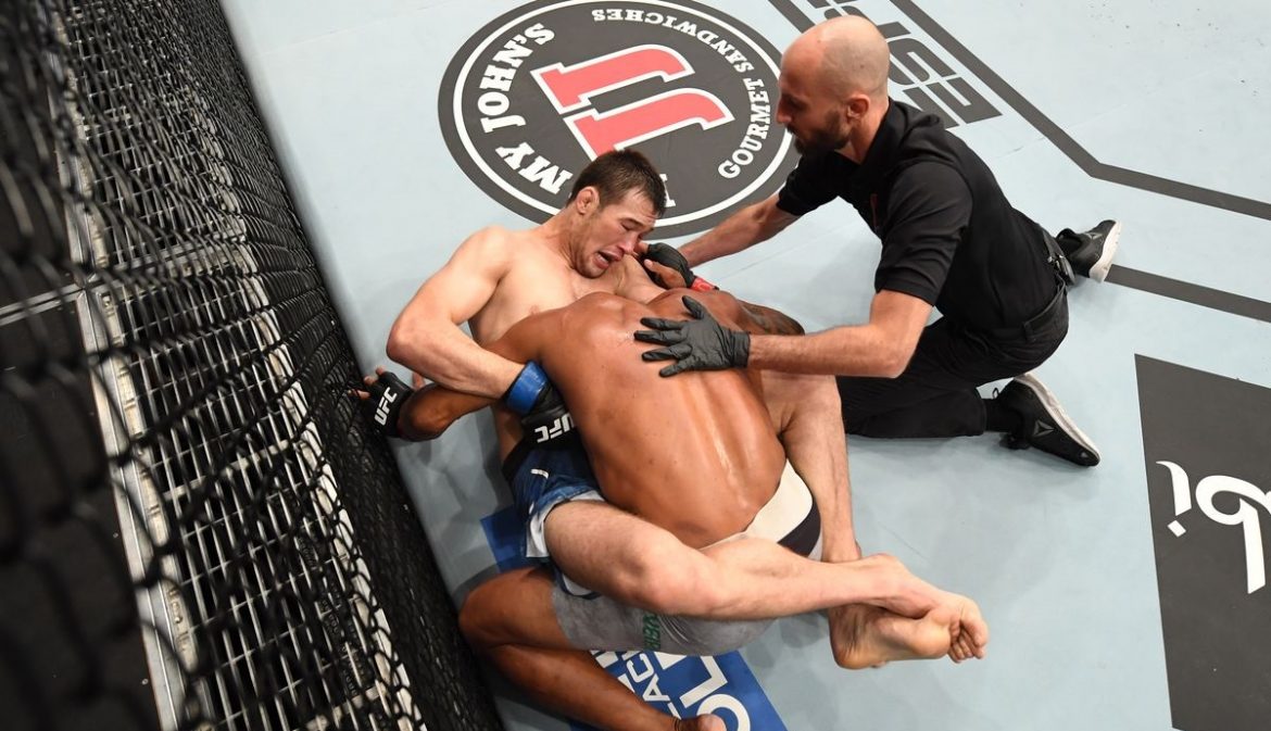 Шавкат Рахмонов задушил Оливейру в первом раунде