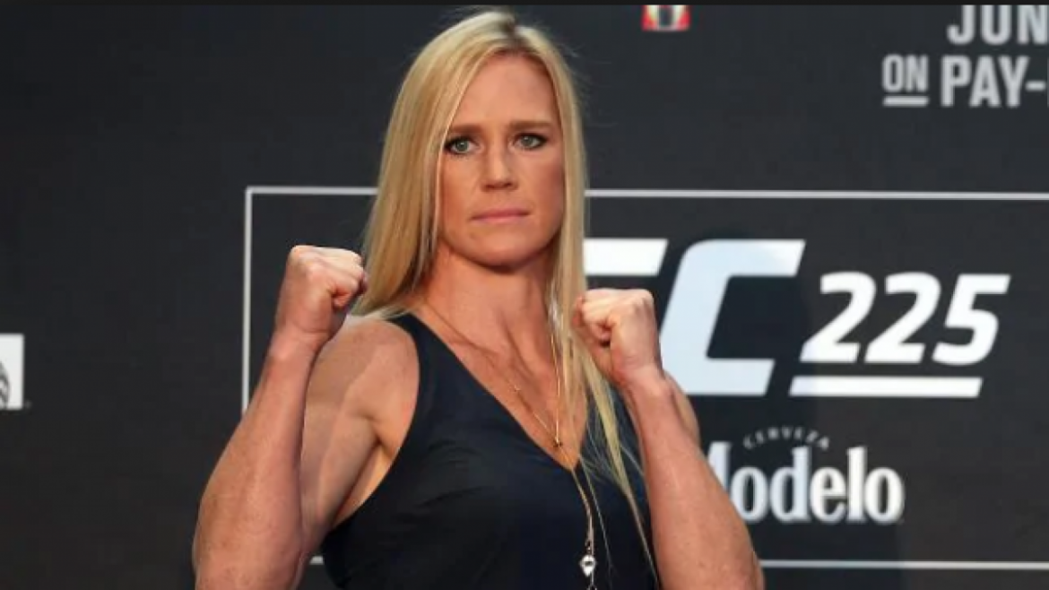 Холли Холм допускает завершение карьеры, но с чемпионским поясом