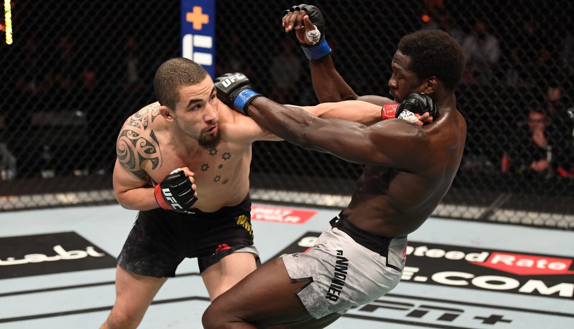 Уиттакер победил Каннонье судейским решением