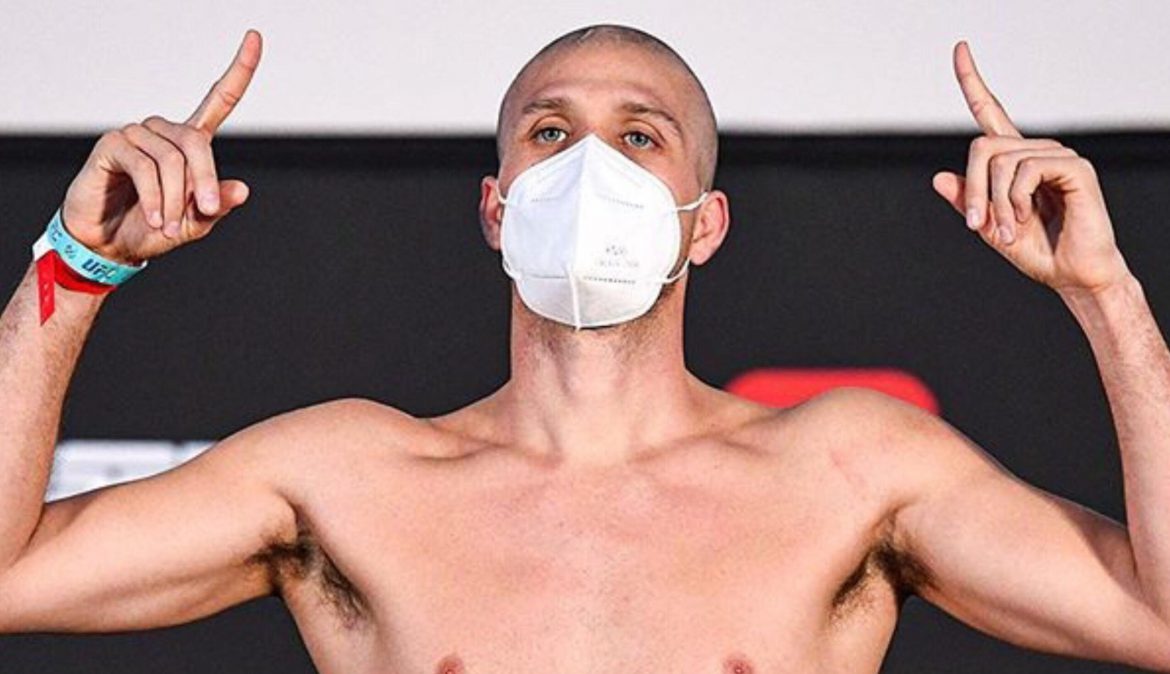 Ортега сбрил волосы в знак поддержки больным детям