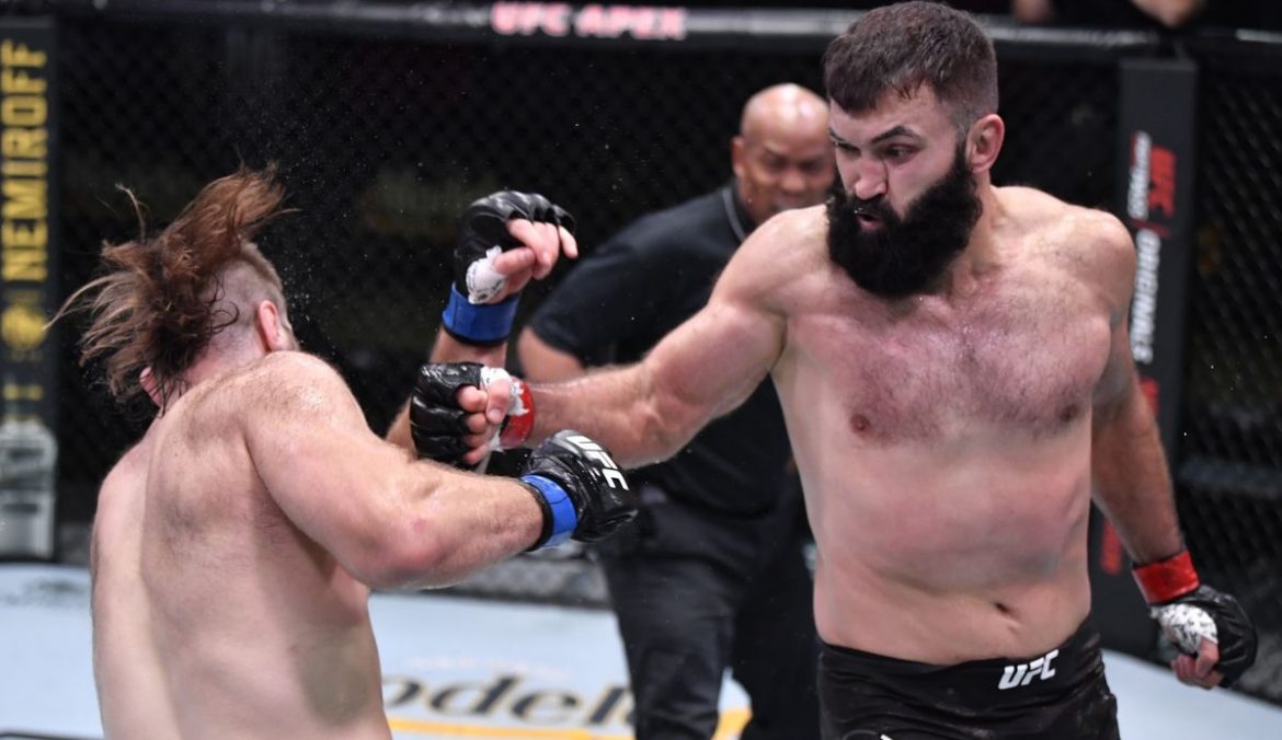 Андрей Орловский победил Таннера Босера решением