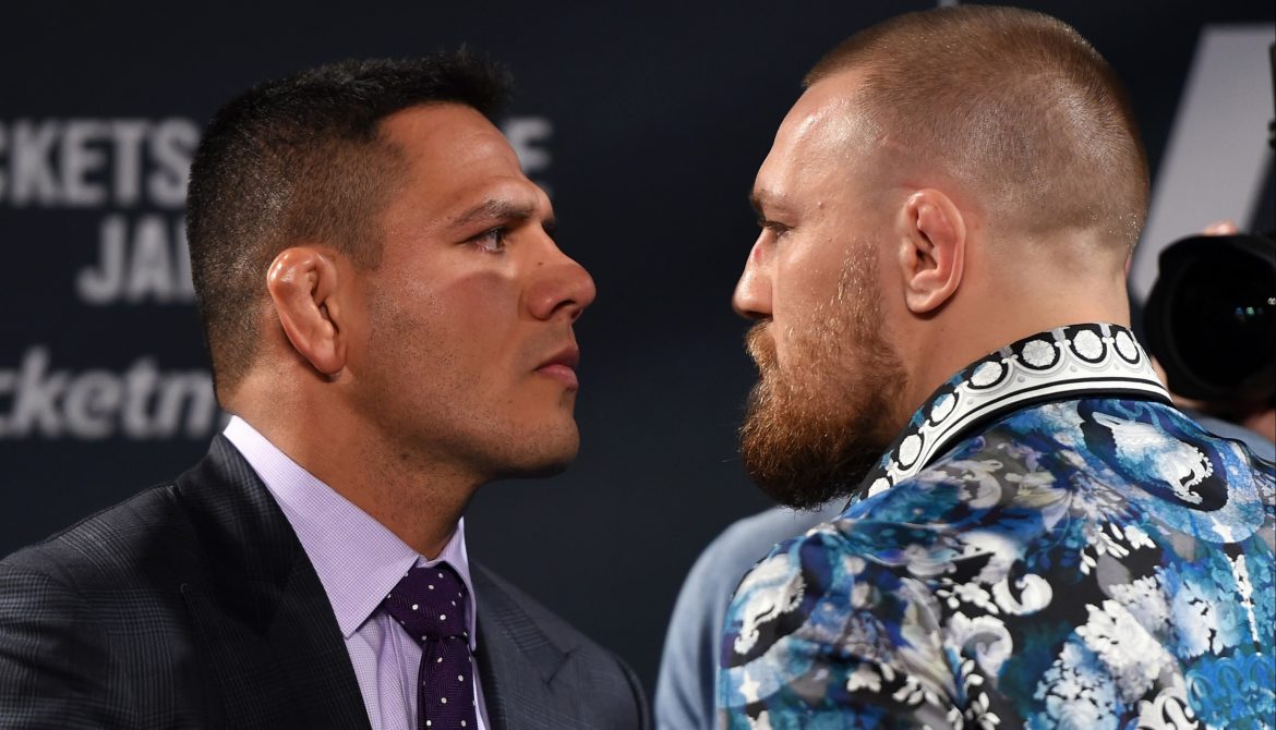 Дос Аньос вызвал на бой Конора, ирландец ответил