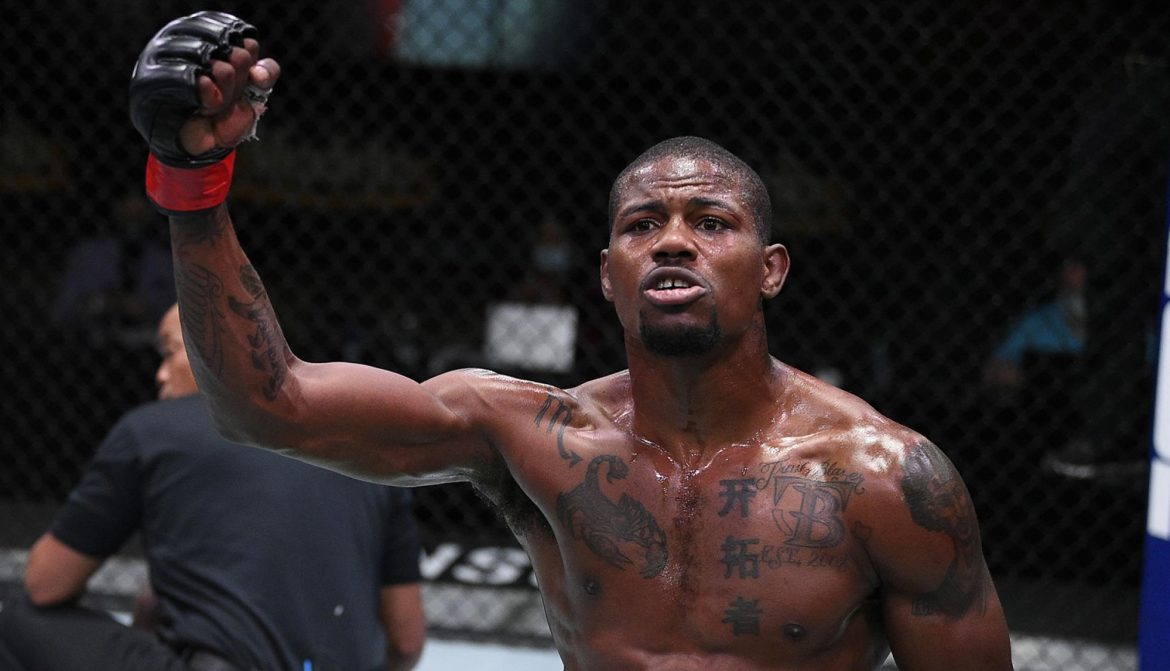 Кевин Холланд уничтожил Роналдо Соузу в первом раунде