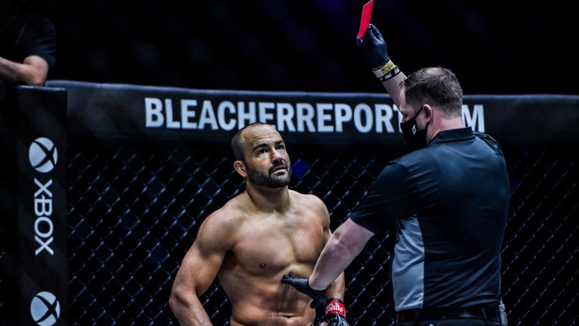 Эдди Альварес дисквалифицирован спорным судейским решением в бою с Лапикосом