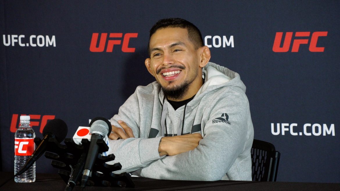 Диего Феррейра собирается зрелищно финишировать Грегора Гиллеспи