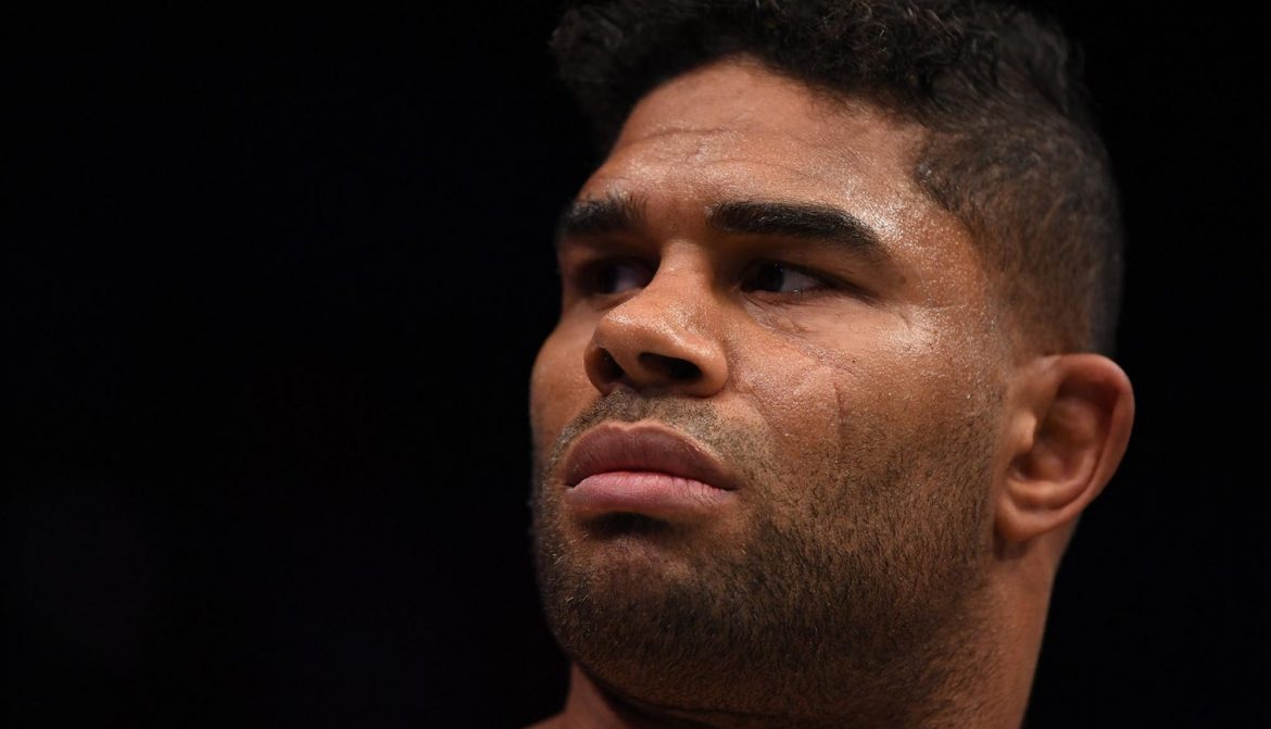 Алистар Оверим покинул UFC, но возобновил карьеру в кикбоксинге