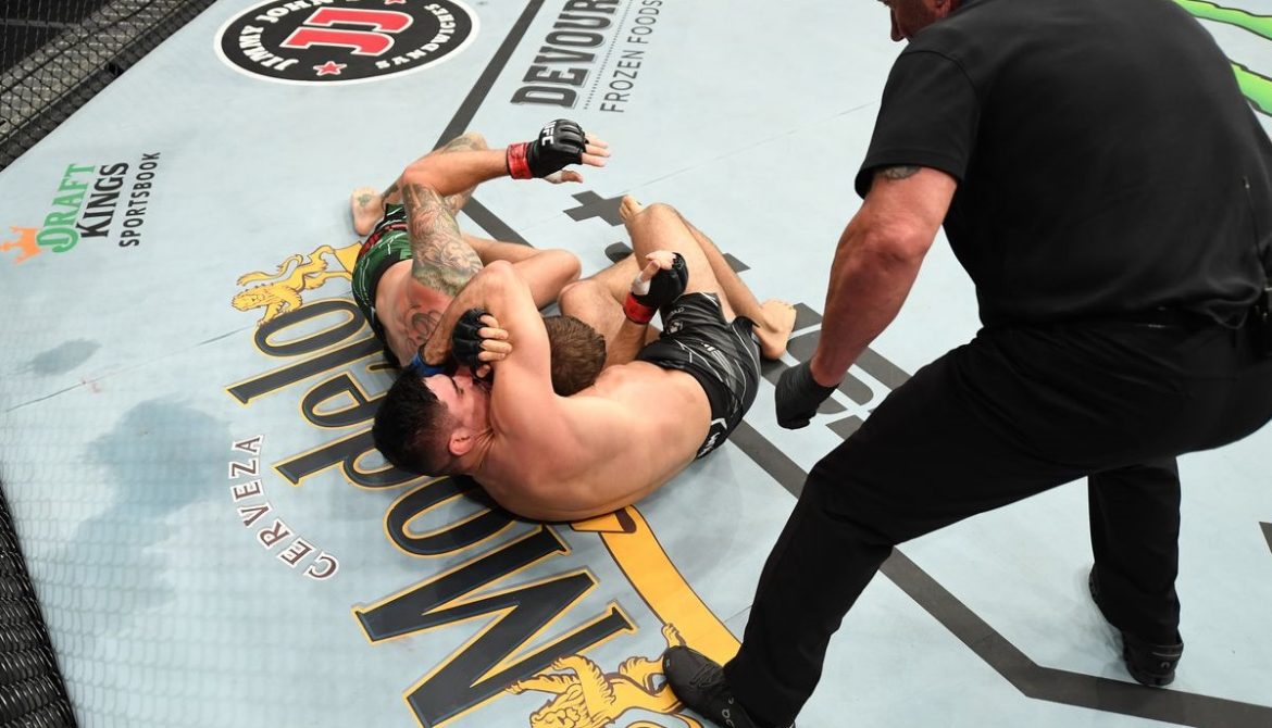 Висенте Люке задушил Майкла Кьезу в первом же раунде