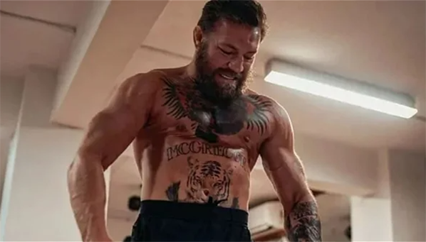 Видео: Конор «уничтожает» спарринг-партнера