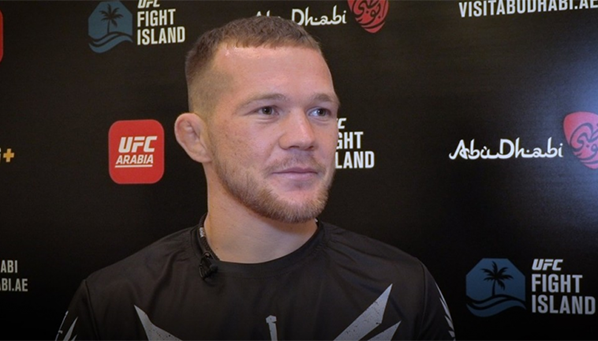 Ян стебет Веру: «Ты – цыпленок. Я – ем цыплят»