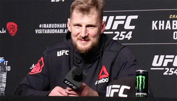 Волков снова потроллил Павловича