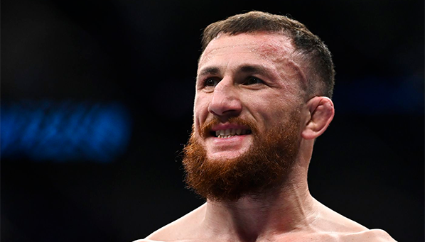 Мераб обещает драться с О’Мэлли в стойке; но ему не верят