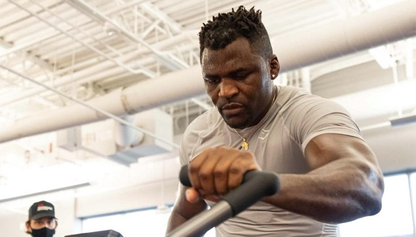 Фрэнсис Нганну снова тренируется