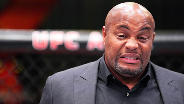 Почему Анкалаеву не дают бой с Перейрой?