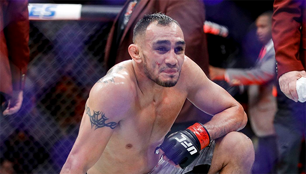 Фергюсон вновь проиграл и оставил в октагоне одну перчатку