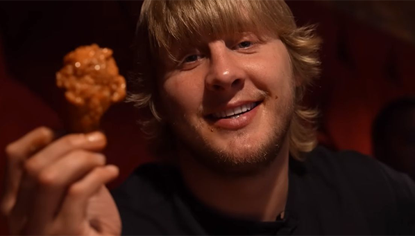 Пимблетт поставил рекорд по количеству съеденных крылышек