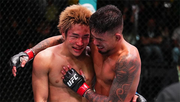 Рано вылез: Ройвэл избил Тайру в стойке