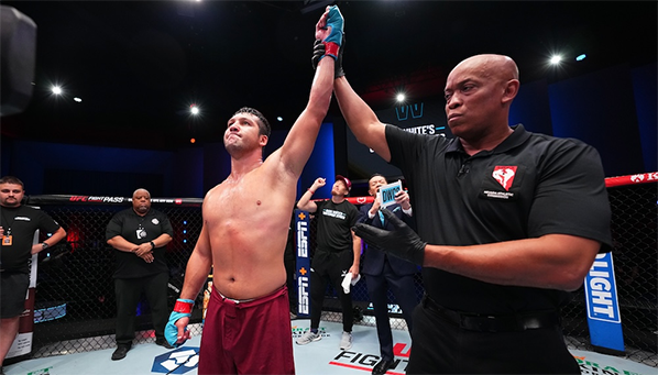 Еще один непобедимый казах: в UFC пробился Дияр Нургожай