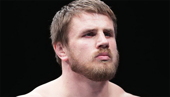 Победил, но уволен? Романова убрали из ростера UFC