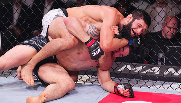 Сабмишен года: Чимаев ломает челюсть Роберту Уиттакеру