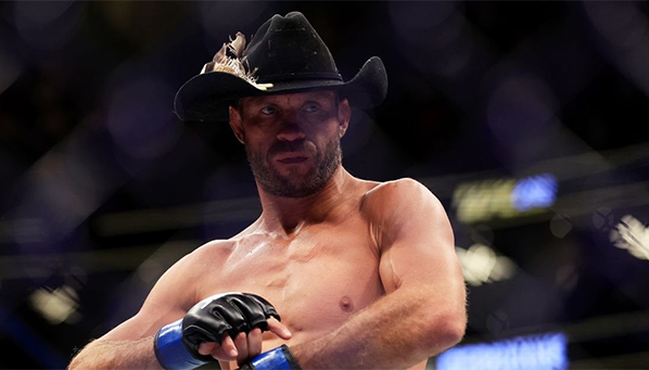 Дональд Ковбой Серроне возвращается в октагон