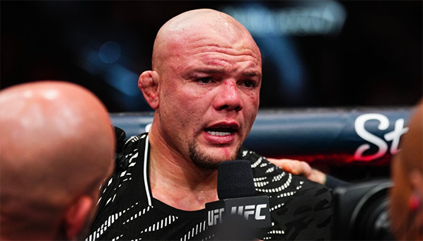 Драма Энтони Смита: потеря тренера и конец карьеры?