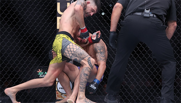 Недооцененный Феномен: Альварес оформил 22-й финиш (видео)