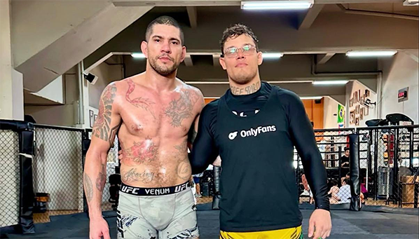 Работа над грэпплингом: Перейра тренируется с Борральо (видео)