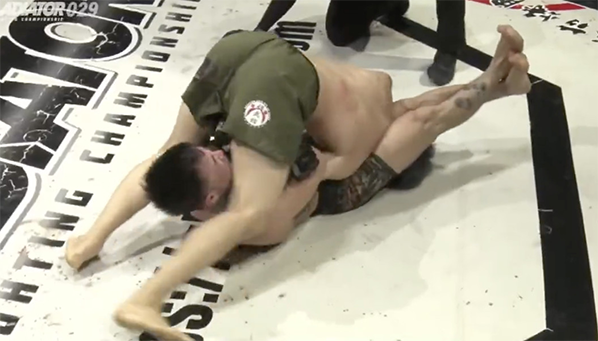 Уже сабмишен года? Невероятный прием от бойца из Монголии!