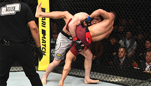 Вспоминаем: как Махачев и Царукян в борьбе соревновались (видео)