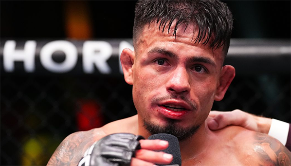 Ройвэл объяснил, почему снялся с боя против Капе