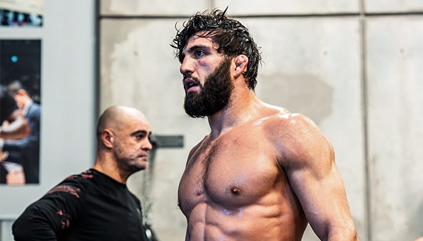 UFC «маринует» Армана Царукяна?