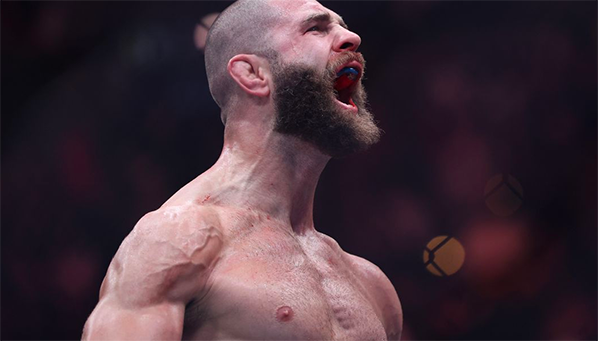 «Никто не уважает его, как чемпиона» – Прохаска об Анкалаеве