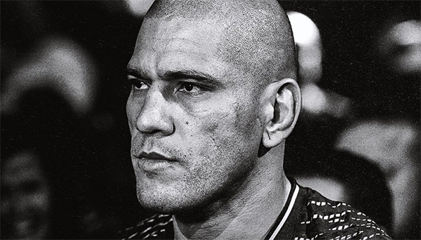 Перейра хотел сняться с боя против Анкалаева